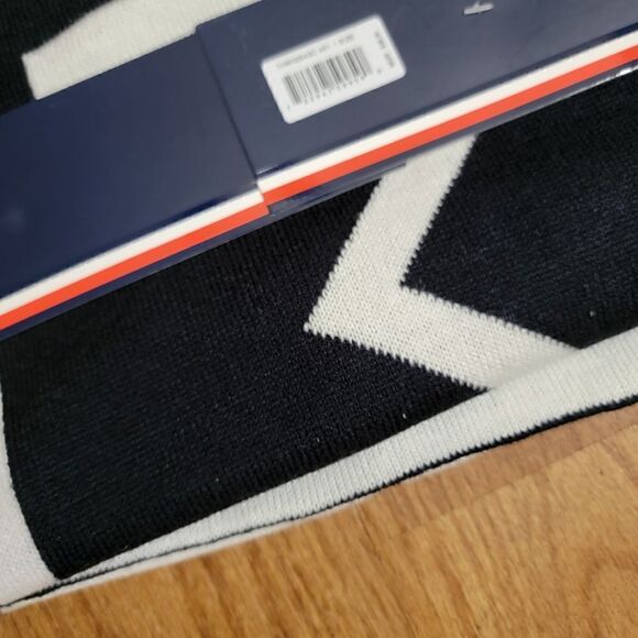 Tommy Hilfiger Scarf Beanie Set Navy Blue White Cable Knit Unisex Style Big Logo - Picture 6 of 8
